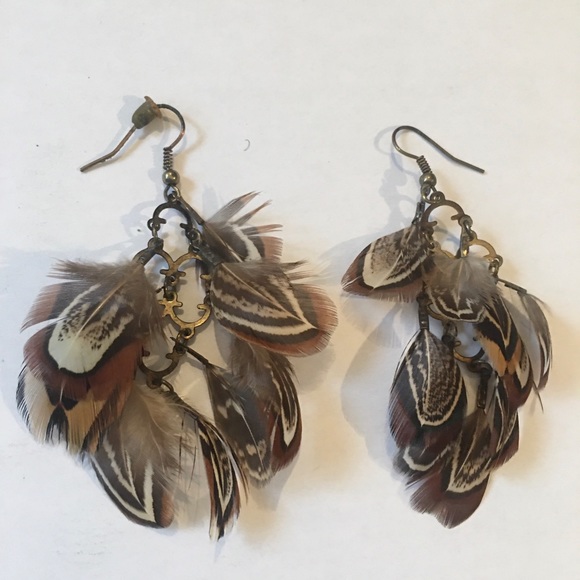 3 Pairs of Feather Earrings - Picture 4 of 4